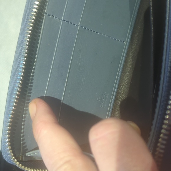 Authentic Gucci Guccissima Studded Wallet – Gunmetal Gray leather Patent - Picture 14 of 14